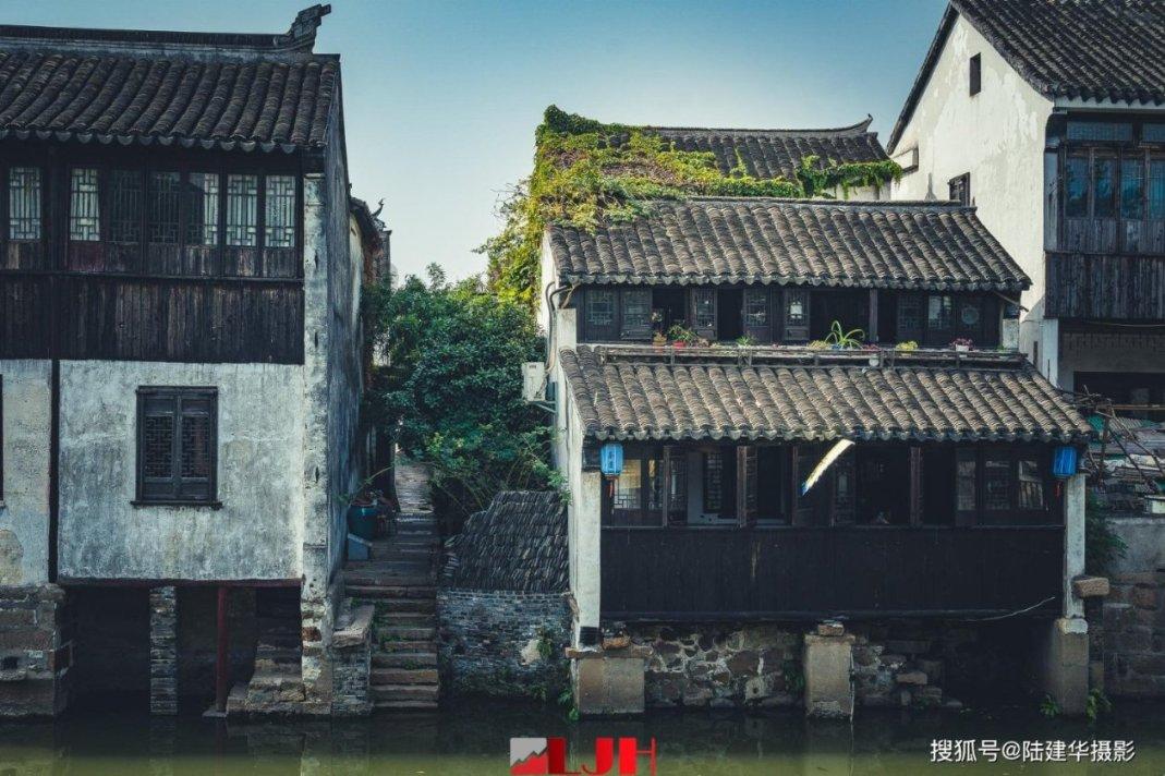 名记：恩比德告知球队他想出战掘金的比赛，结果热身时无法起跳